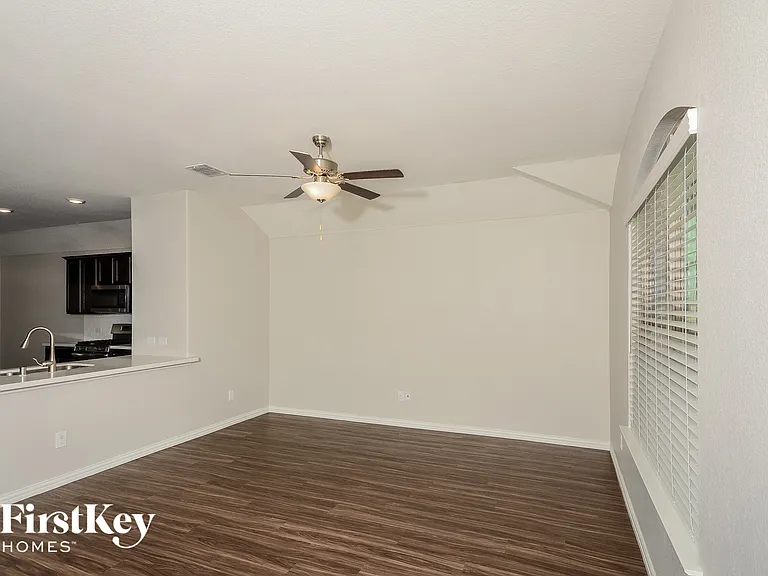 145 Cedar Canyon Dr — Photo 2