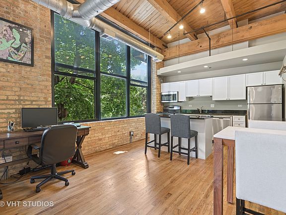 3rd image of 2210 W Wabansia Ave APT 206