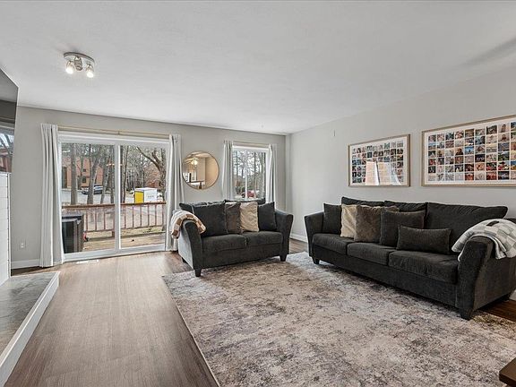 5th image of 28 Dunvegan Woods Drive