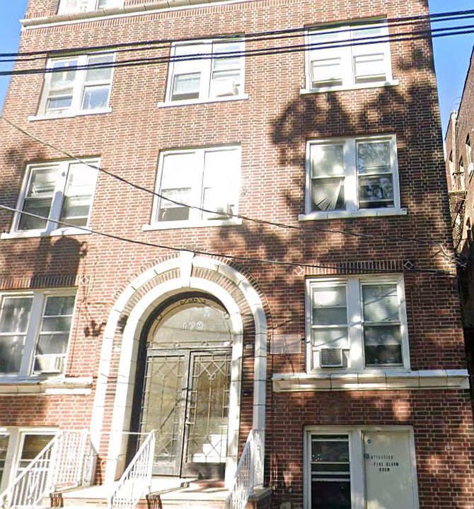1st image of 179 W 48th St #A07