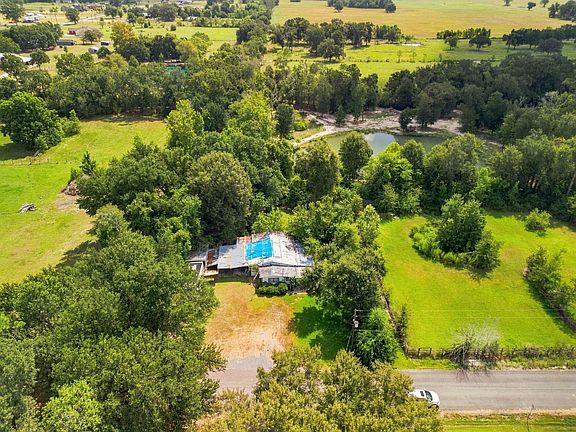 3rd image of 2097 Reeves Rd