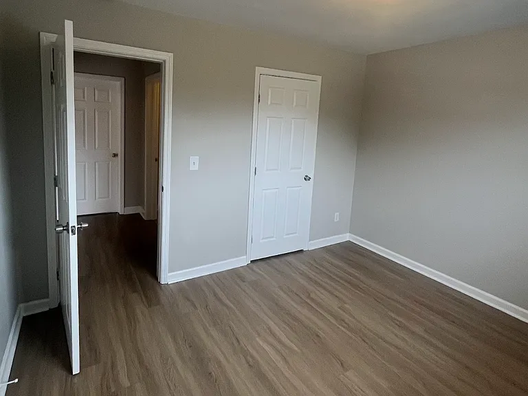 733 S Main St #4 — Photo 3
