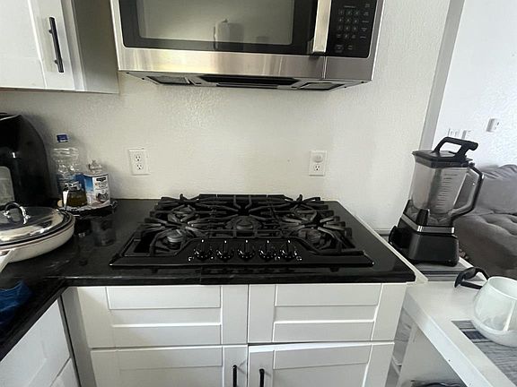 3rd image of 204 E Carpenter Ave