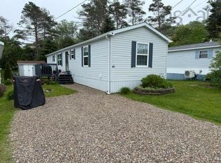 41 Heather St, Middle Sackville, NS B4E 1C9