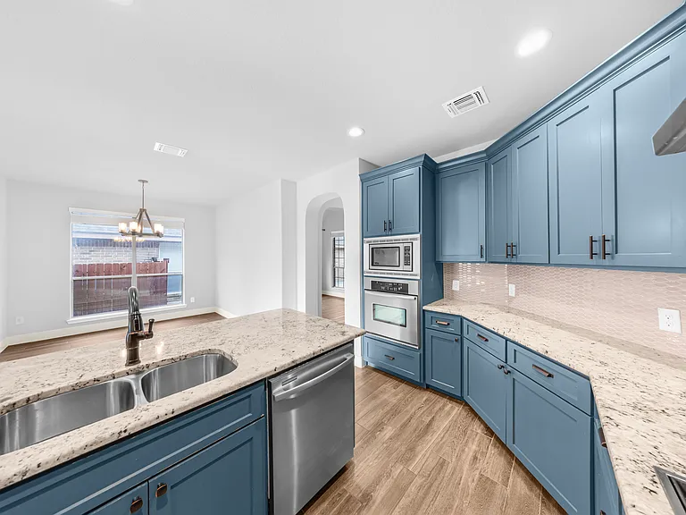 7630 Culebra Valley — Photo 11
