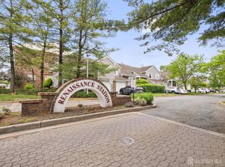 30 Renaissance Ln, New Brunswick, NJ 08901