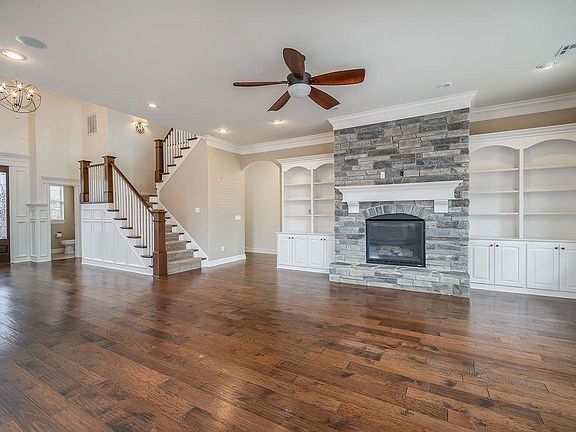 3rd image of 1210 NE Waverly Way