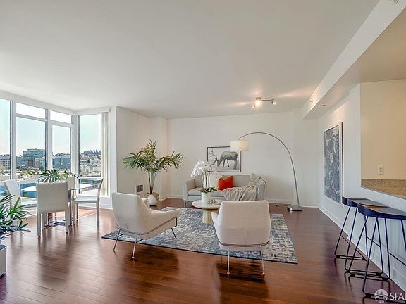 2nd image of 300 Berry St Unit 822