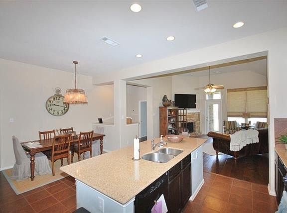 3rd image of 906 Mangrove Dr