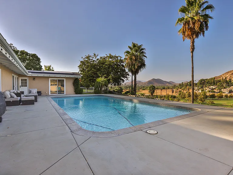 4835 Cliffside Dr — Photo 47