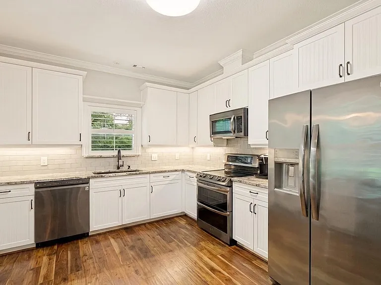 1020 Young Trl — Photo 12