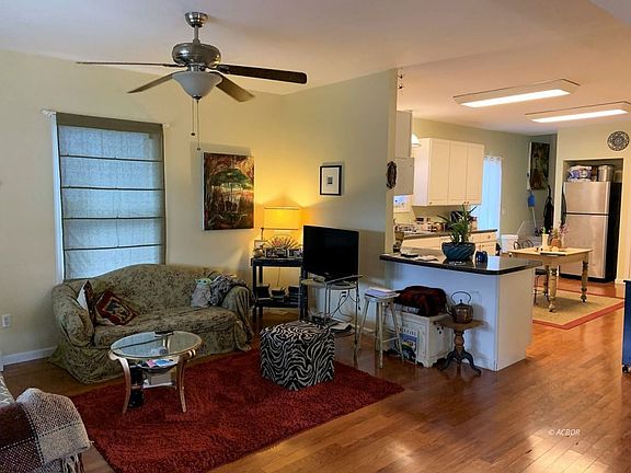 3rd image of 143 Franklin Ave