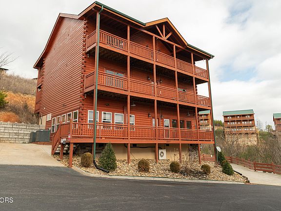 3rd image of 2517 Laurel Point Way