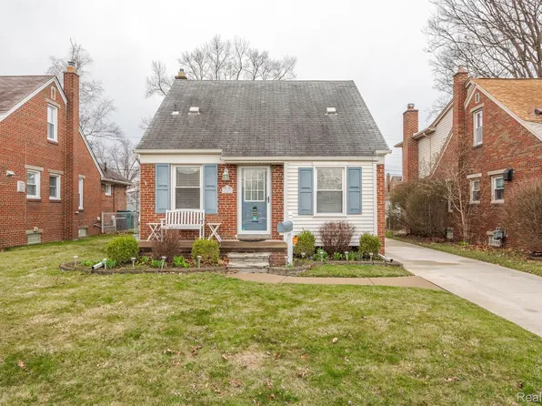 1713 Mayburn St, Dearborn, MI 48128