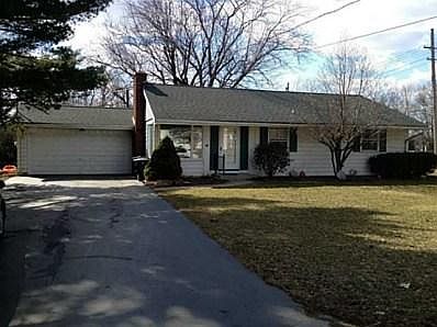 1st image of 10 Darlyn Dr