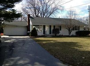 10 Darlyn Dr, Bowling Green, OH 43402