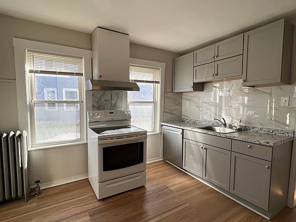 3rd image of 257 Belgrade Ave Floor 2
