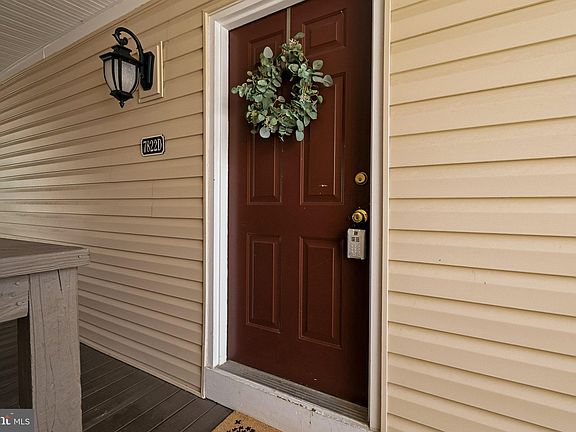 3rd image of 7822 Harrowgate Cir #D