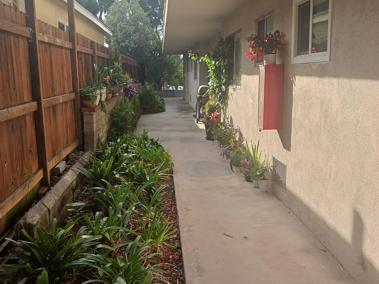 1 bed, 450 sqft, $2,395 — Photo 3