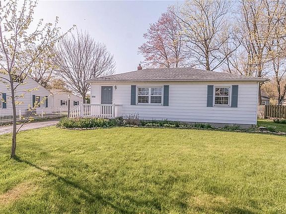 3rd image of 5256 Edgewater Dr