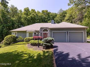29 Orchard Park Dr, Clifton Park, NY 12065