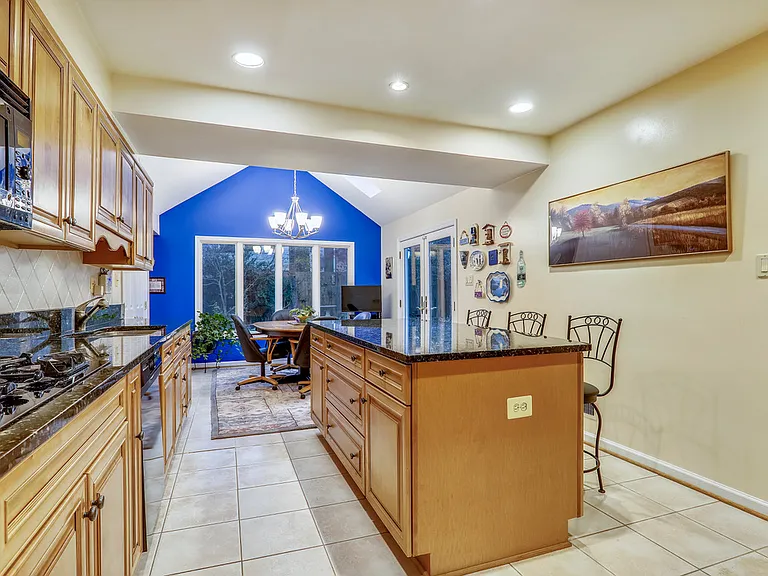 1416 Crestridge Dr — Photo 10