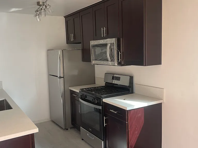 1125 Rexford Dr #13 — Photo 5