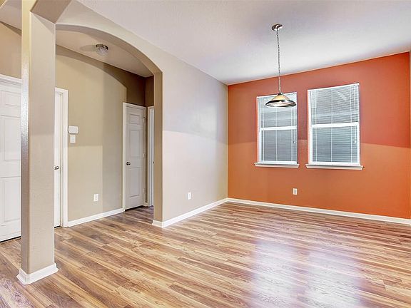 5th image of 9517 Blue Bonnet Dr