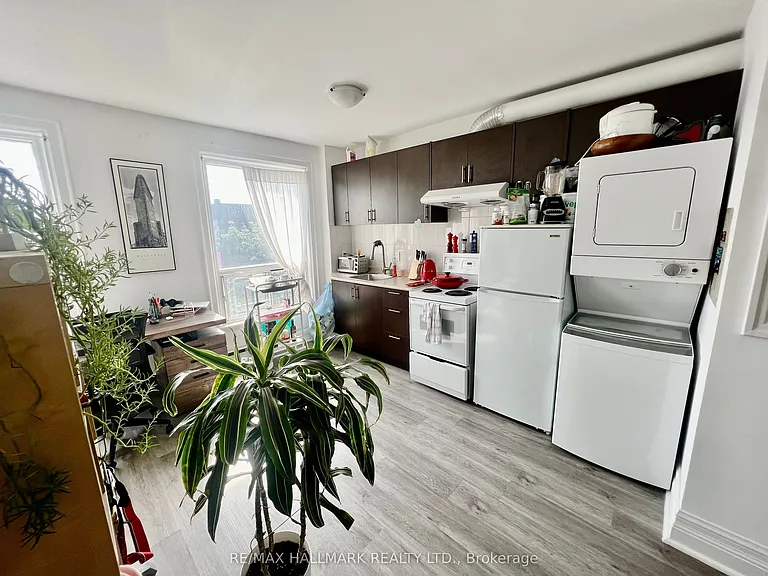 454 Bloor St W #4 — Photo 8