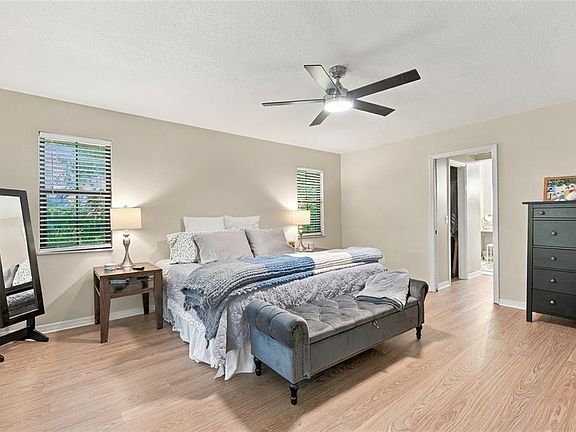 3rd image of 1509 N ARCADIA AVENUE