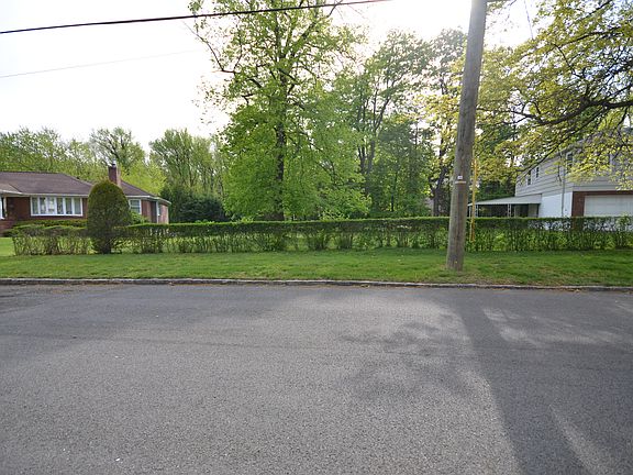 4th image of 1450 Roosevelt Ave