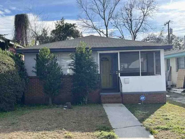 703 W 46th St, Savannah, GA 31405
