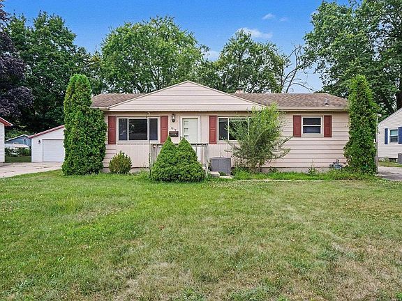 3rd image of 1517 Crestwood Blvd