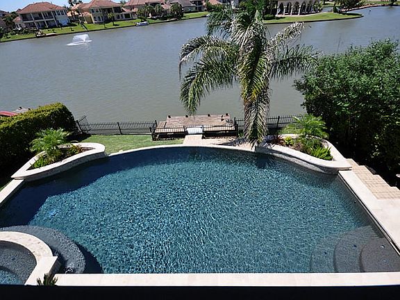 2nd image of 19023 Windsor Palms Dr
