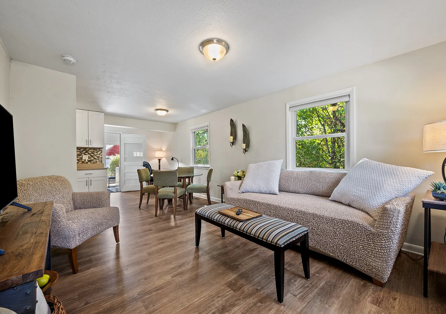 Best Location, Walkable to Everything, Private Yard, Free Parking — Photo 1