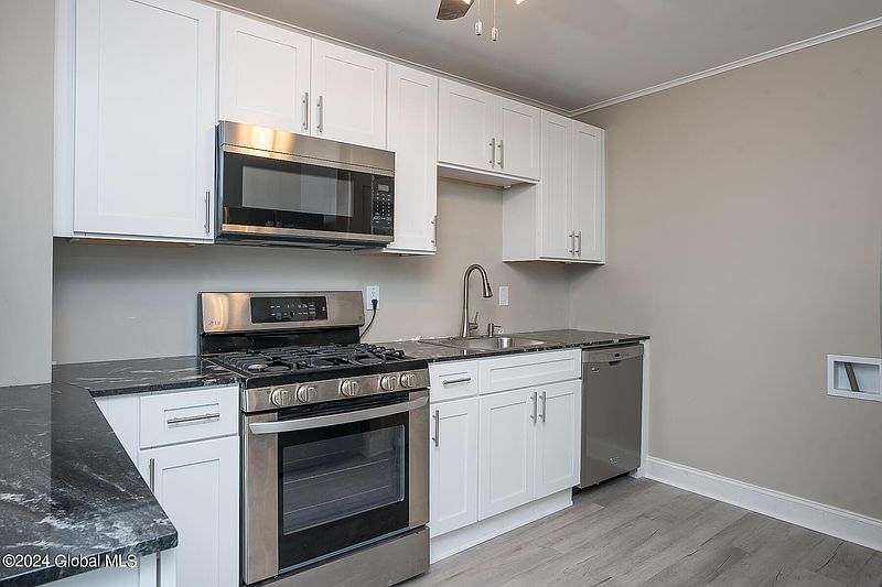 4th image of 26 Vista Avenue