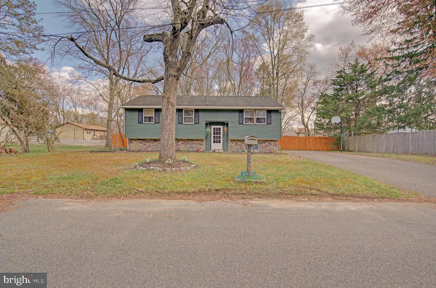 602 May Ave photo 1
