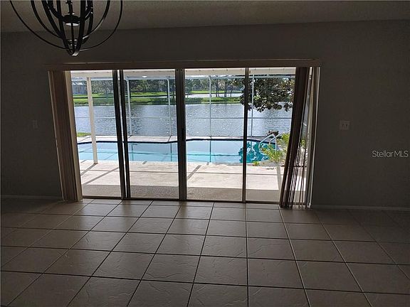 4th image of 525 Moreno Cir NE