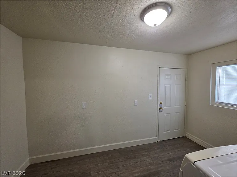 1590 Mustang Dr — Photo 92