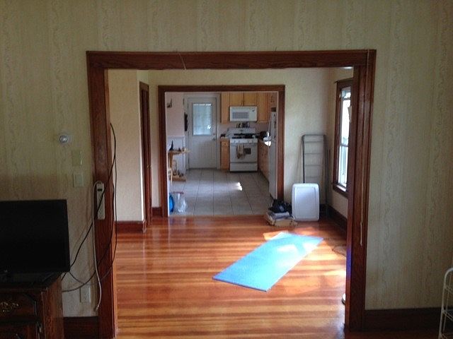 2nd image of 28 Summer St