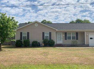 118 Burrell Ln, Richlands, NC 28574