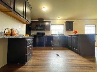 57 Dunlap Cir, Oxford, MI 48371