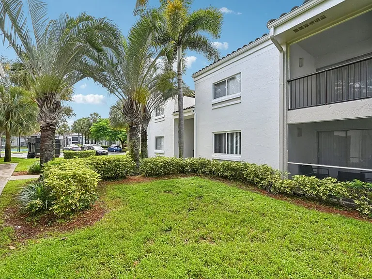 Legacy at Palm Aire — Photo 18