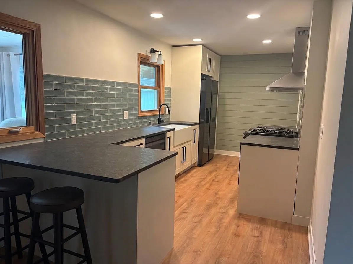 203 E Lakeview Ave — Photo 1