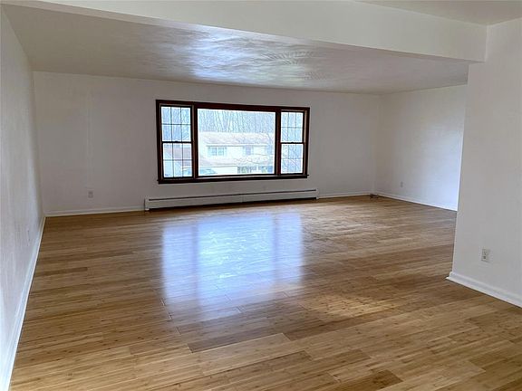 5th image of 4220 Emerson Pl