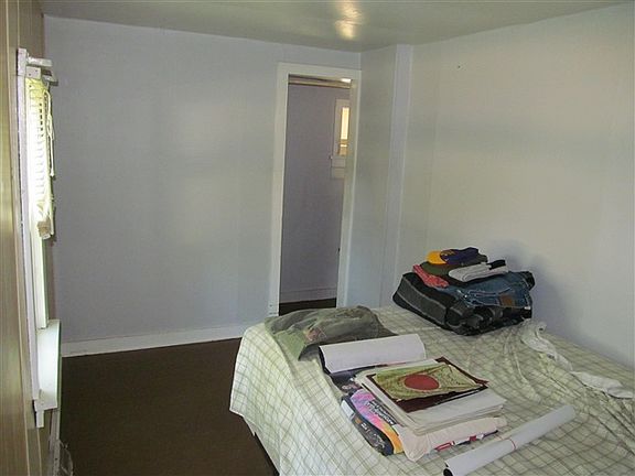 4th image of 2114 S Jackson St