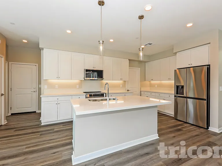 29422 Walnut Tree Way — Photo 5