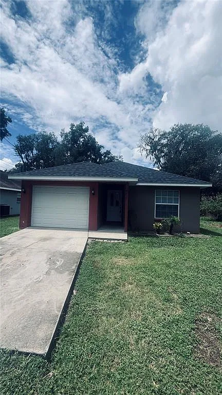3 bed, 2.0 bath, 1439 sqft, $2,050 — Photo 1
