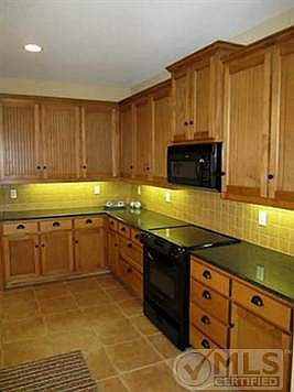 5th image of 6664 Shady Glen Cir