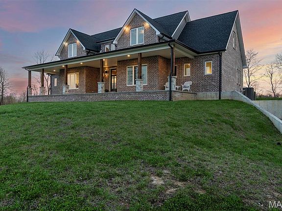 2nd image of 1000 Carolina Pl